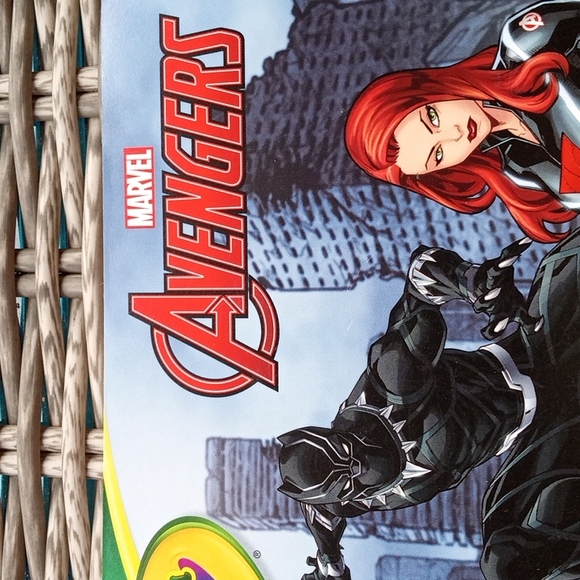 PERFECT GIFT! CRAYOLA Coloring book - Picture 3 of 7